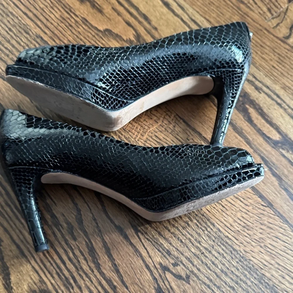 Stuart Weitzman Black Textured Peep Toe Heels size 9M